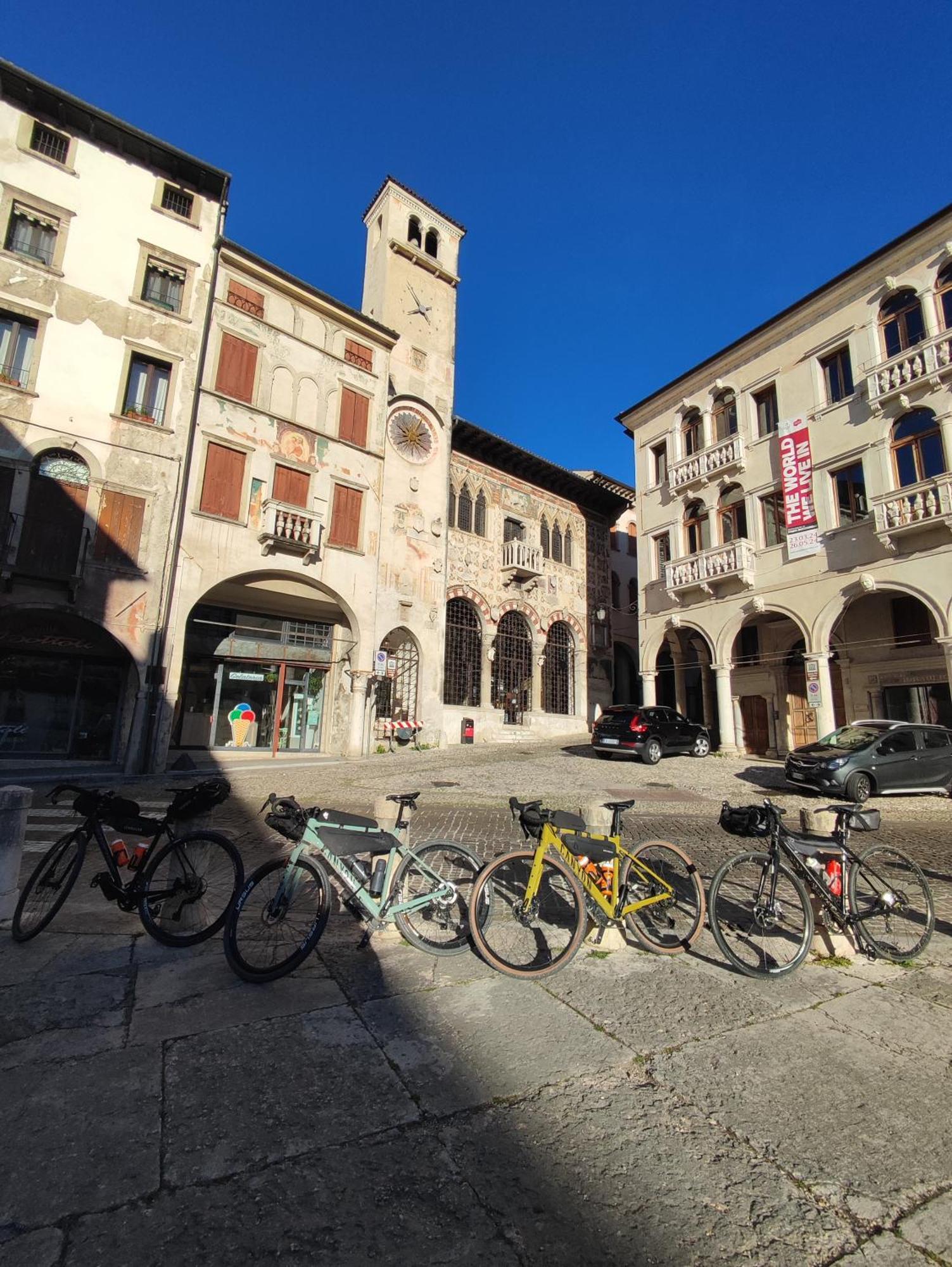 Torre Ca Emo, La Mansarda Di Serravalle Vittorio Veneto Exteriör bild
