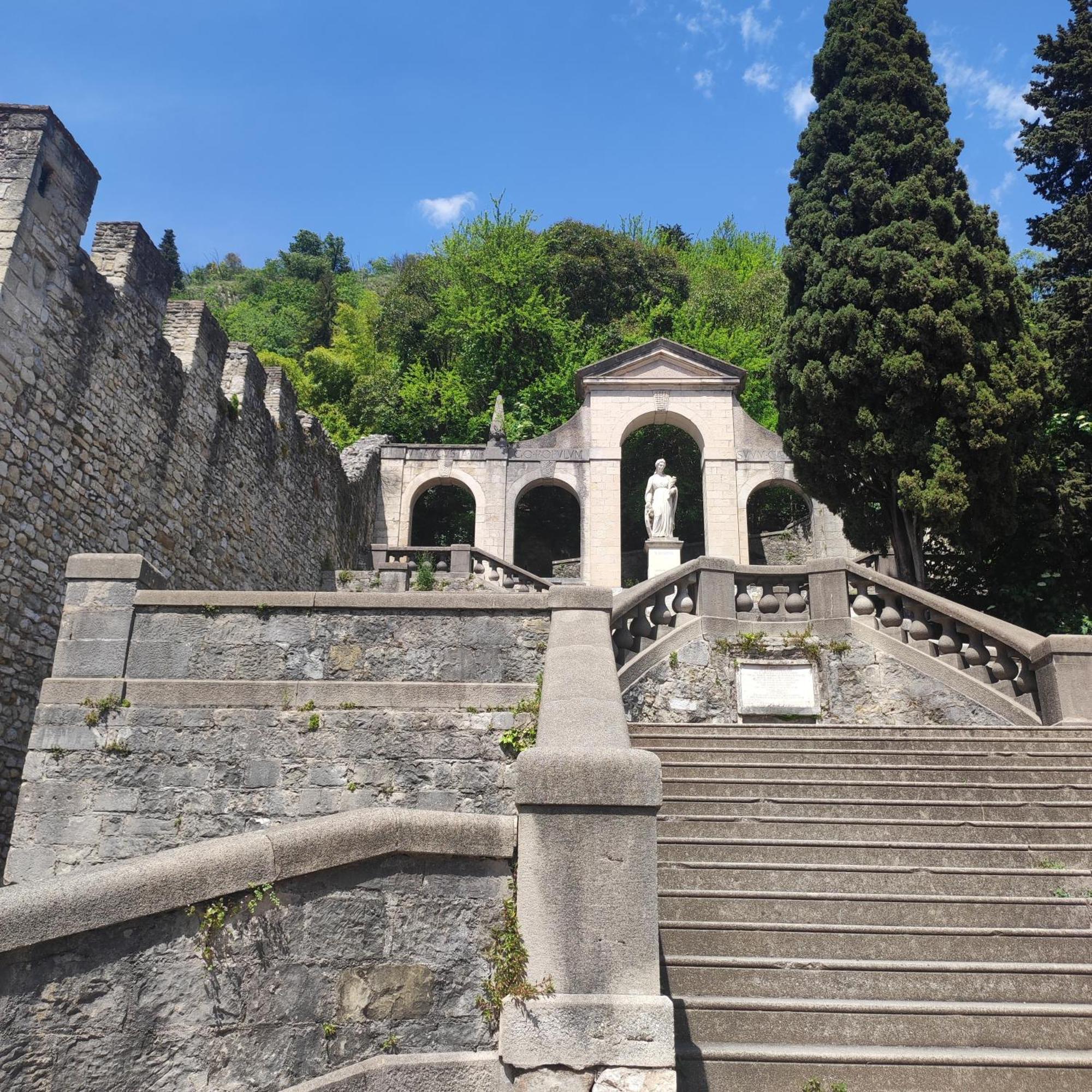 Torre Ca Emo, La Mansarda Di Serravalle Vittorio Veneto Exteriör bild